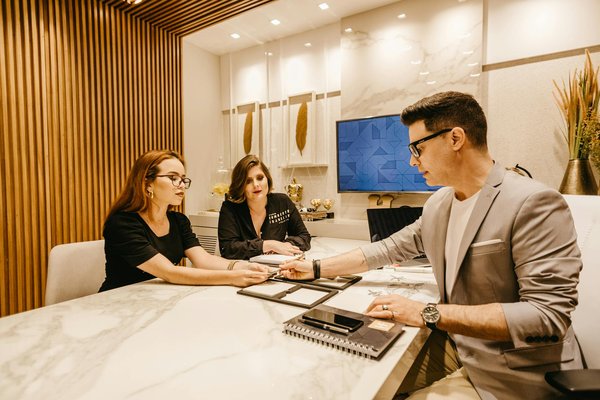 Comment le gouvernement soutient les entreprises face à la crise du Covid : Politiques et initiatives